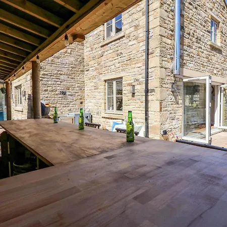 14 Hill Close Tatil Evi *