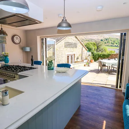 Holiday home 14 Hill Close